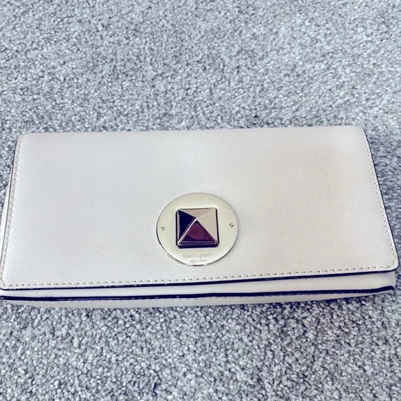 Kate Spade turn lock clutch - Picture 1 of 7